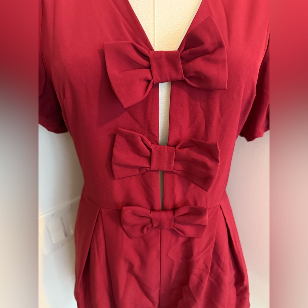 New adorable red bow romper with puff sleeves - Picture 5 of 7